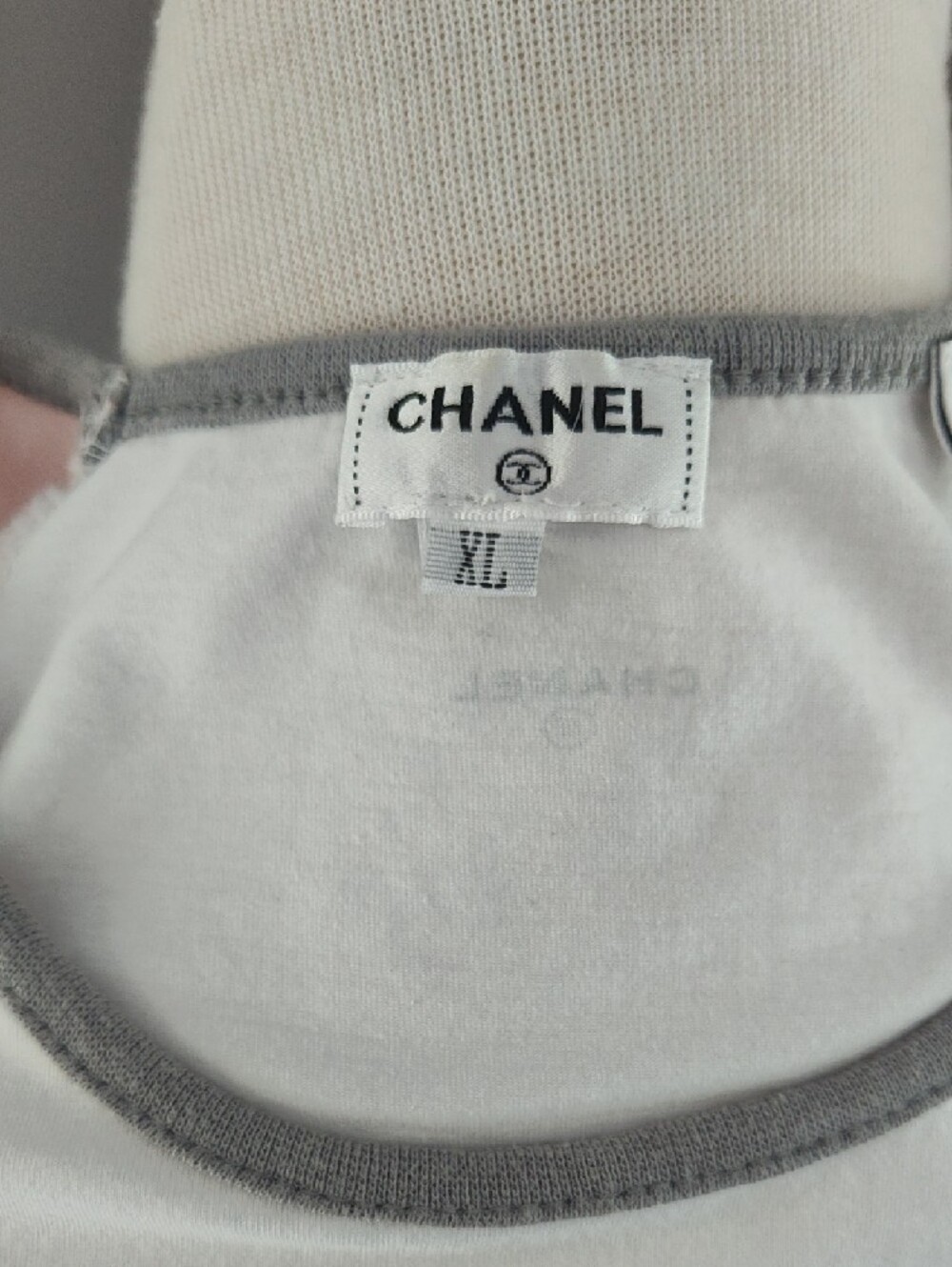 CHANEL Viva Coco Libre Cuba Graphic Short Sleeve Tee - Picture 7 of 8